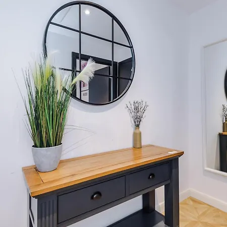 2025 Traveler Award Winner - Gorgeous Flat In Ideal For Long * Leeds (West Yorkshire)