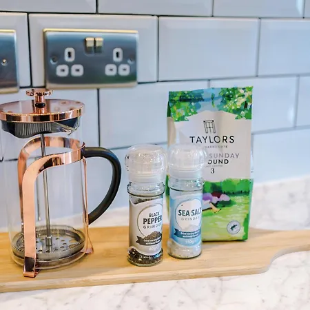 2025 Traveler Award Winner - Gorgeous Flat In Ideal For Long Leeds (West Yorkshire)